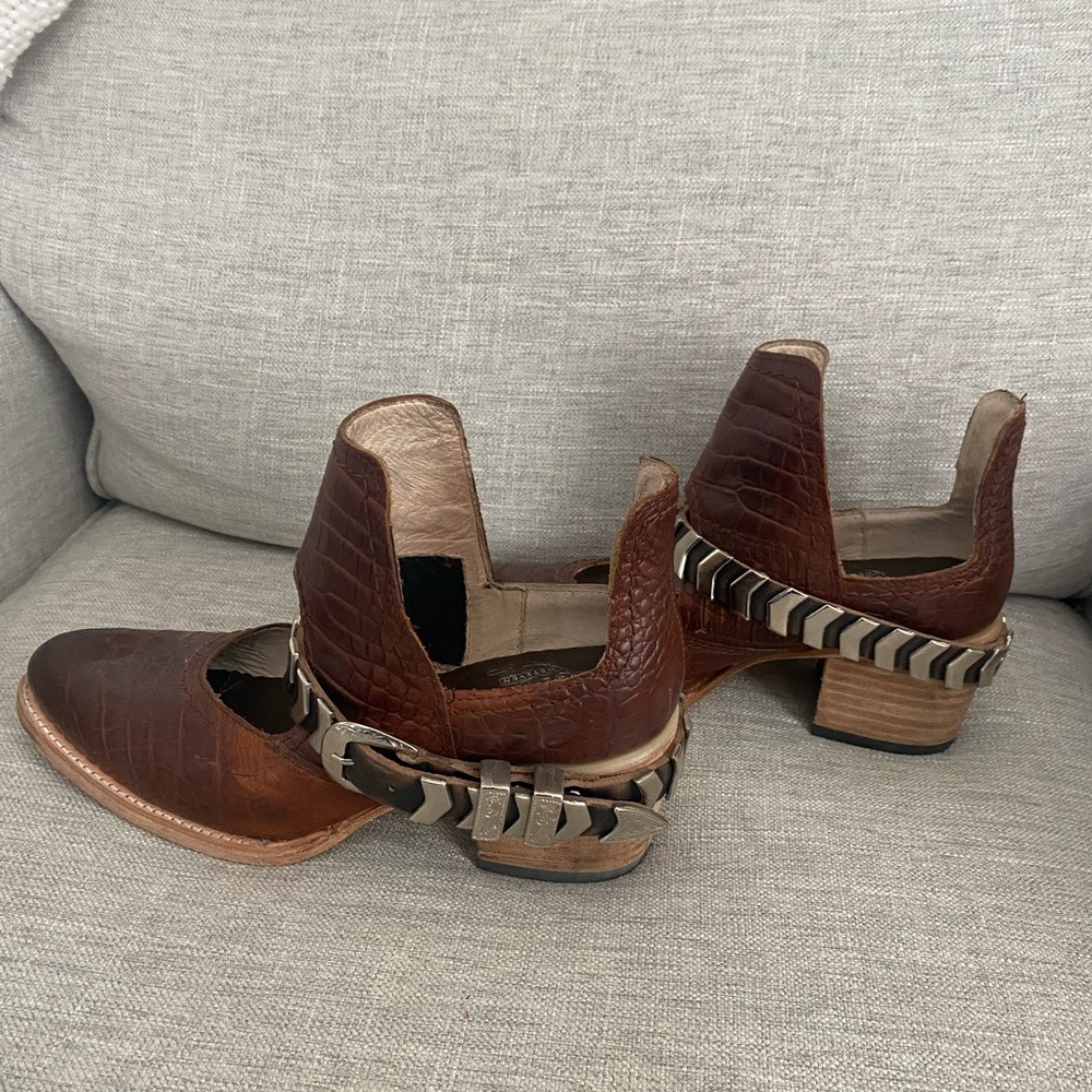Freebird Blade Shoe. Like new.